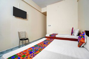 Egyptian cotton sheets, premium bedding, in-room safe, free WiFi - Via Lords inn (Bhopal)