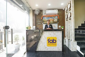 Reception - Fabhotel Rb Inn (Amritsar)