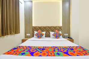 Deluxe Room | Egyptian cotton sheets, premium bedding, in-room safe, free WiFi - Fabhotel Rb Inn (Amritsar)