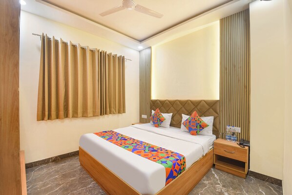 Premium Room | Egyptian cotton sheets, premium bedding, in-room safe, free WiFi - Fabhotel Rb Inn (Amritsar)