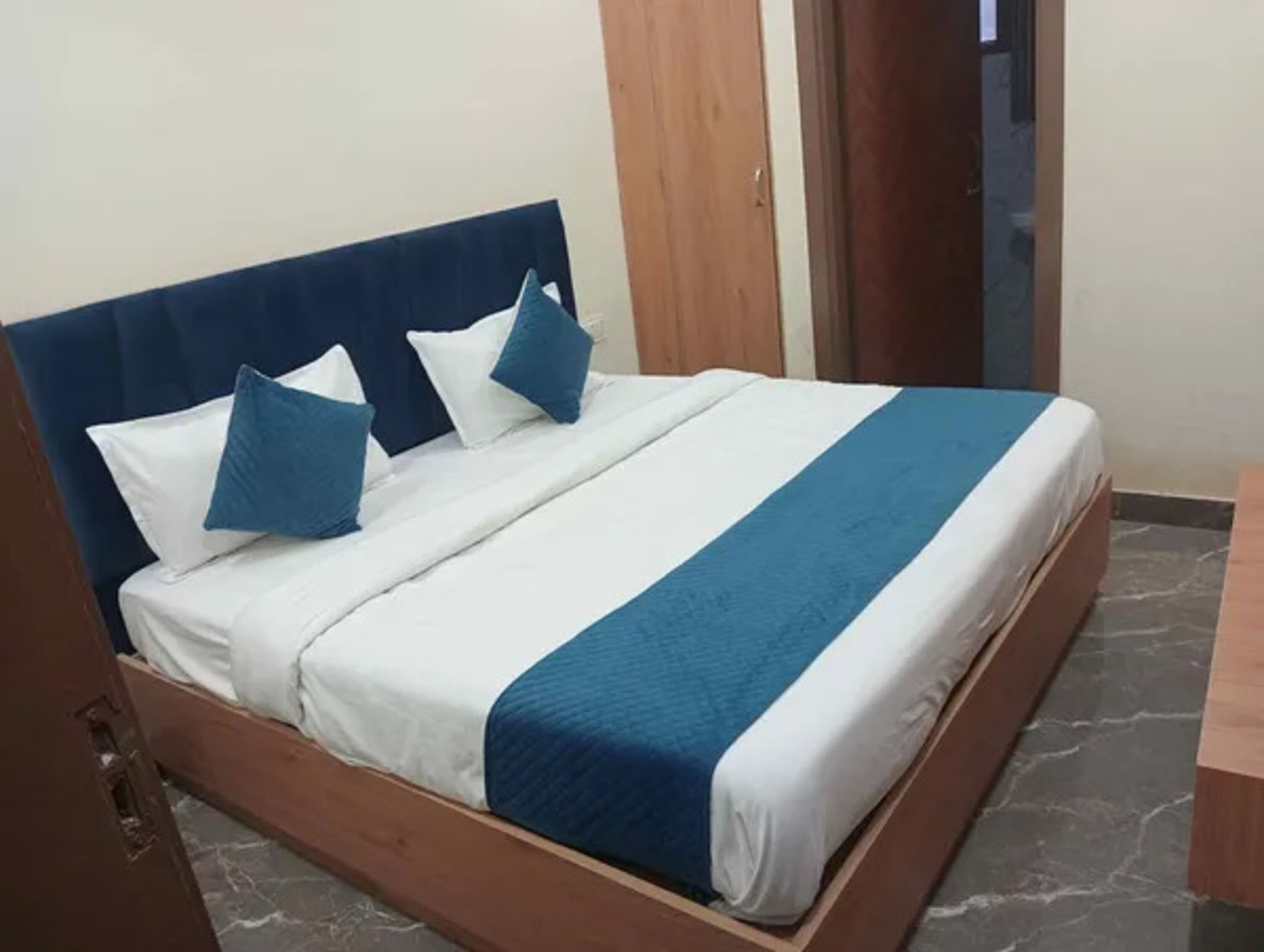 Deluxe Room | Egyptian cotton sheets, premium bedding, in-room safe, free WiFi