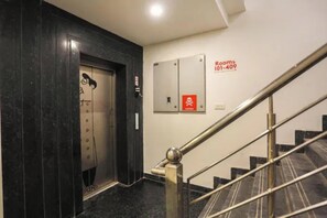 Lobby - Fabhotel Crown (Kolkata)