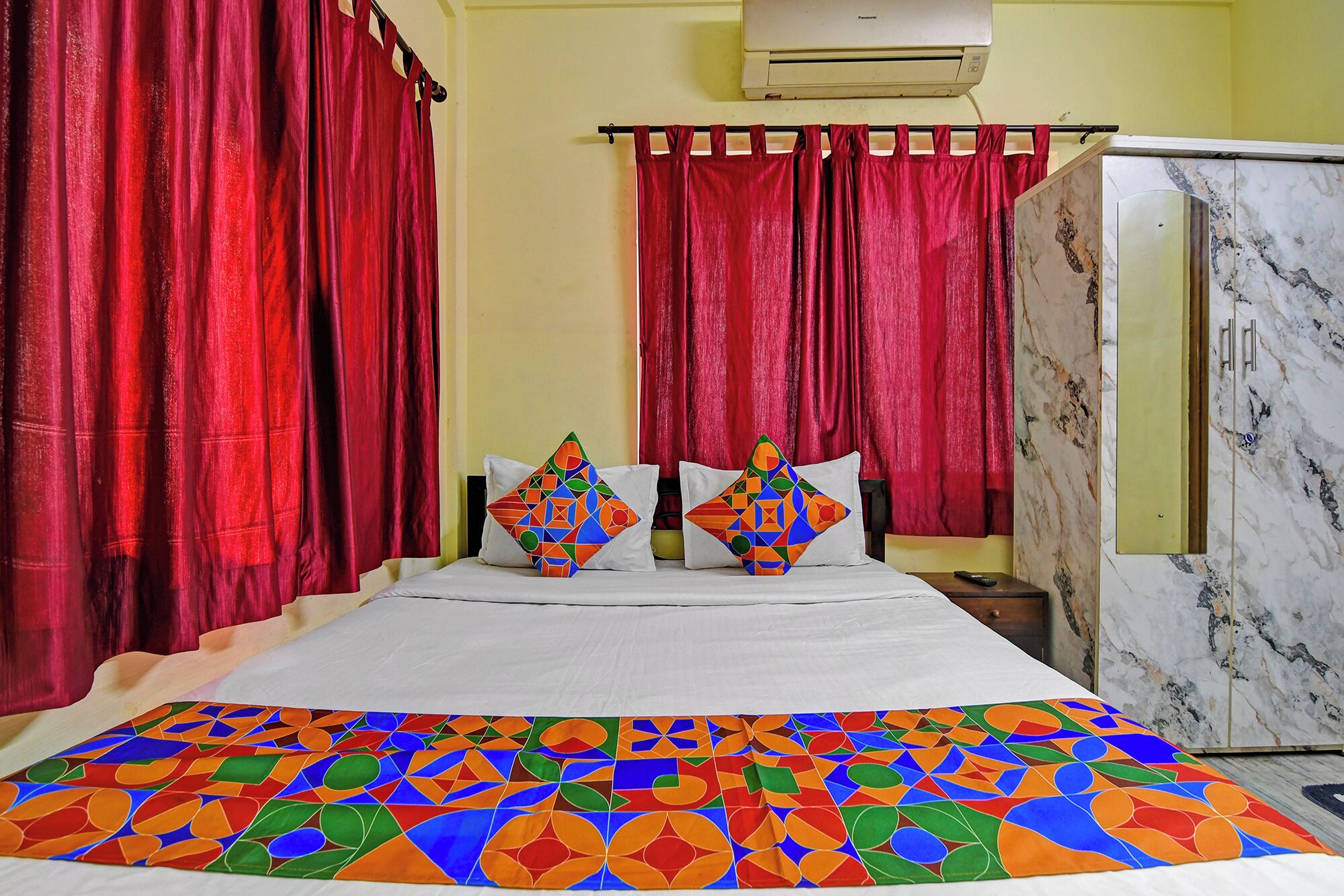 Egyptian cotton sheets, premium bedding, in-room safe, free WiFi