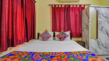 Egyptian cotton sheets, premium bedding, in-room safe, free WiFi