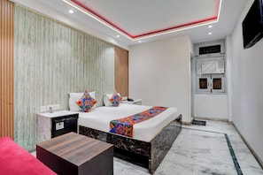 Egyptian cotton sheets, premium bedding, free WiFi, bed sheets - Via Red Leaf Stay (New Delhi)