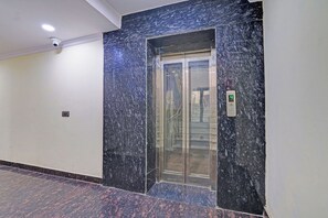 Elevator - Fabhotel Havenora (New Delhi)