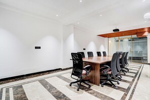 Meeting facility - FabHotel Amrit Luxury Inn - 1km from RBS Services India Pvt. Ltd Gurgaon (Gurugram)