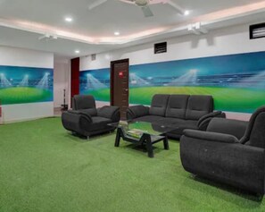 Lobby sitting area - Fabhotel Living Suits (Bangalore)