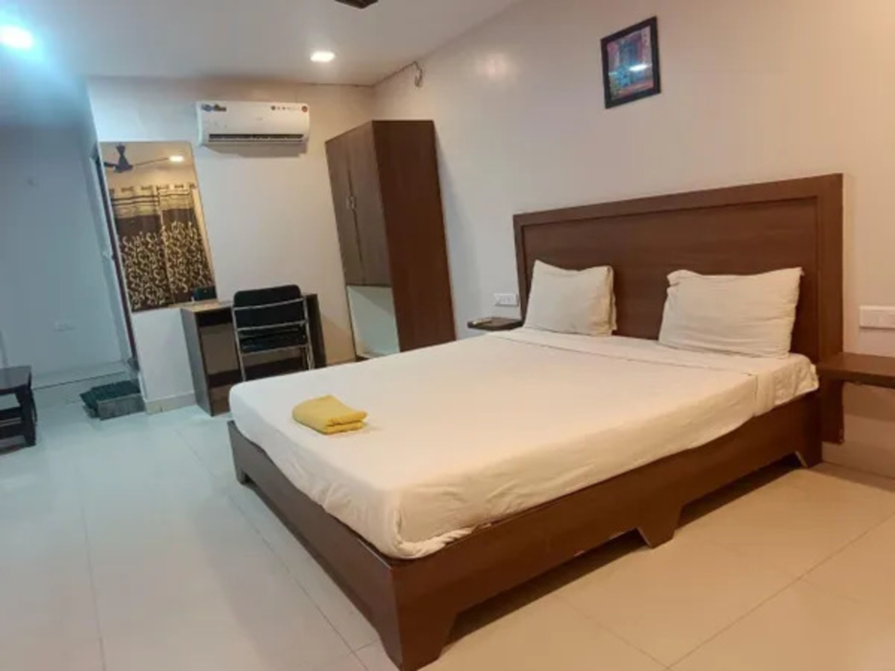 Deluxe Room | Egyptian cotton sheets, premium bedding, in-room safe, free WiFi