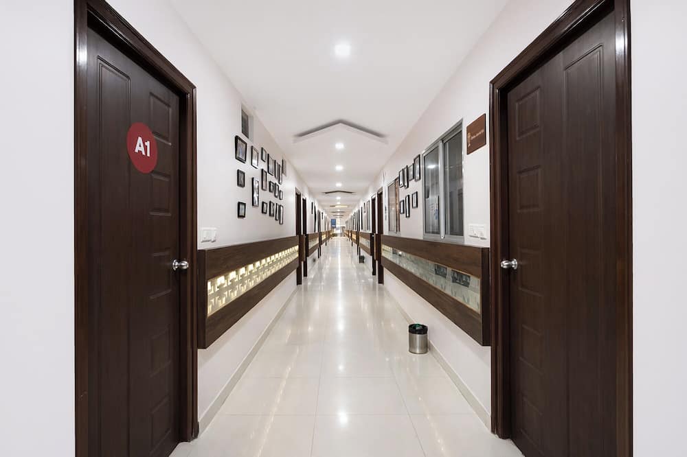 Fabhotel Living Suits