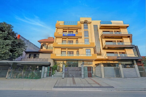 Exterior - Fabhotel Orchid White Inn (Noida)