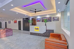 Reception - Fabhotel Orchid White Inn (Noida)