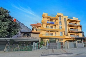 Exterior - Fabhotel Orchid White Inn (Noida)