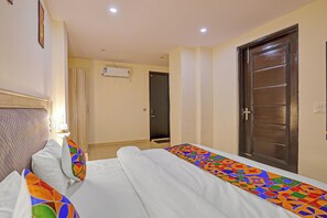 Egyptian cotton sheets, premium bedding, in-room safe, free WiFi