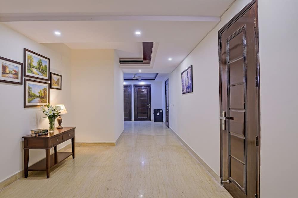 FabHotel Orchid White Inn - 600m from Noida Sector 16 Metro Station Noida