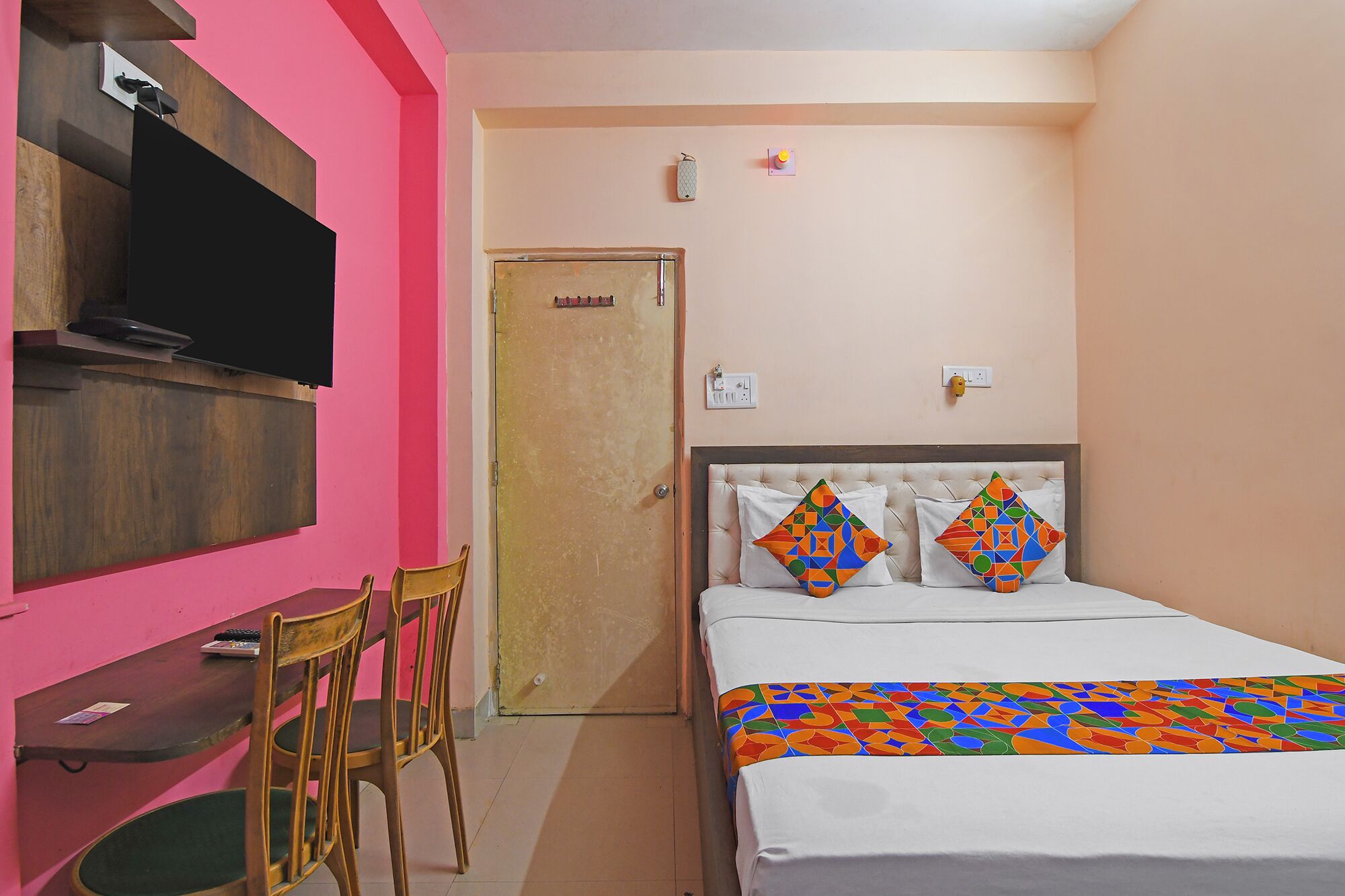 Habitación Deluxe | Sábanas de algodón egipcio, ropa de cama de alta calidad, caja fuerte