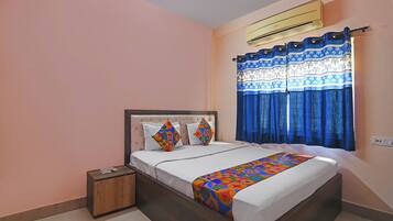 Deluxe Room | Egyptian cotton sheets, premium bedding, in-room safe, free WiFi