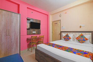 Egyptian cotton sheets, premium bedding, in-room safe, free WiFi - Fabhotel Binayak Inn (Kolkata)