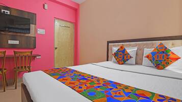 Egyptian cotton sheets, premium bedding, in-room safe, free WiFi