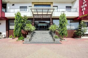 Property entrance - Fabhotel Nirmal Residency (Bhopal)