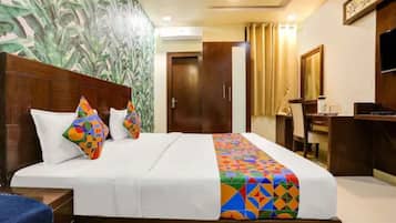 Egyptian cotton sheets, premium bedding, in-room safe, free WiFi