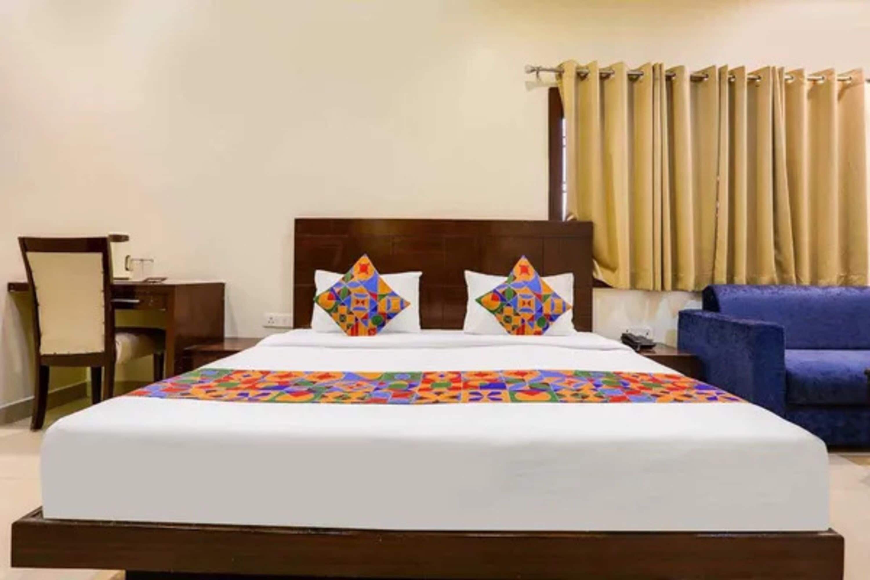 Luxury Room | Egyptian cotton sheets, premium bedding, in-room safe, free WiFi