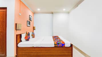 Egyptian cotton sheets, premium bedding, in-room safe, free WiFi