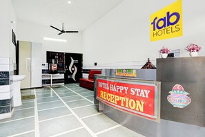 Reception - Fabhotel Happy Stay I (Noida)