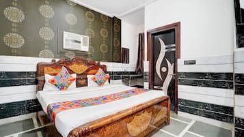 Deluxe Room | Egyptian cotton sheets, premium bedding, in-room safe, free WiFi