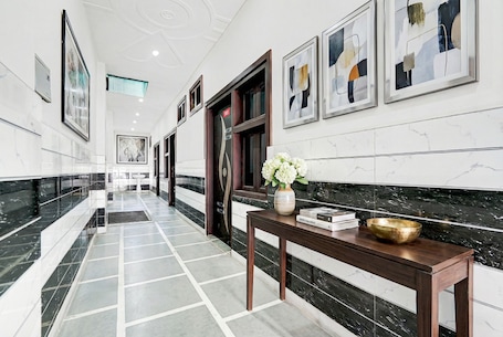 Lobby. Fabhotel Happy Stay I