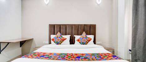 Egyptian cotton sheets, premium bedding, in-room safe, free WiFi