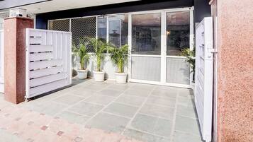 Entrée de l’hébergement