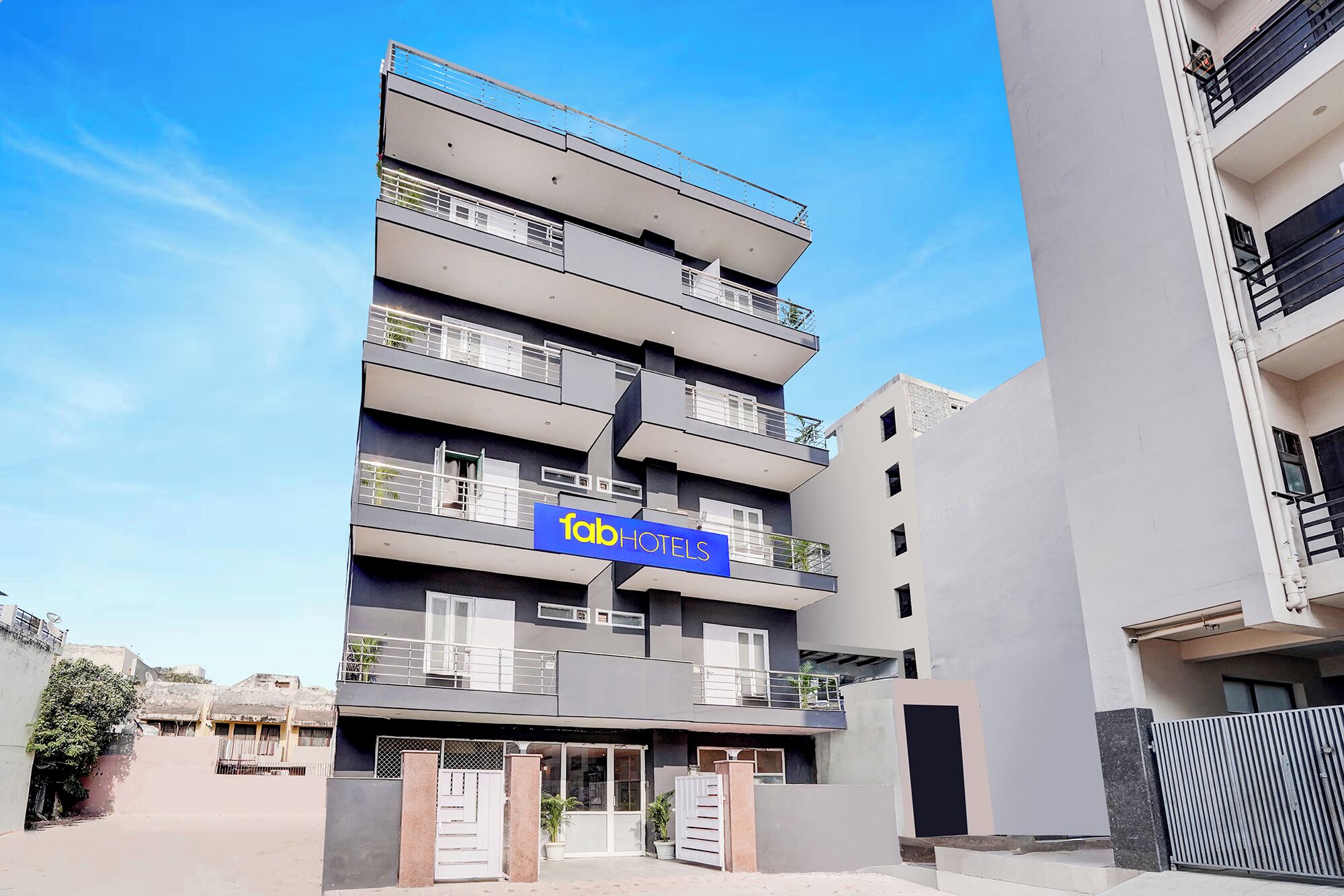 Entrée de l’hébergement