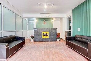 Reception - Fabhotel Cyberhub Suits (Gurugram)