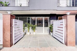 ทางเข้าที่พัก