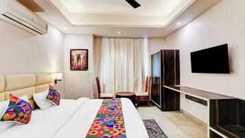 Egyptian cotton sheets, premium bedding, in-room safe, free WiFi