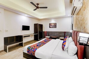 Egyptian cotton sheets, premium bedding, in-room safe, free WiFi - Fabhotel Ramaya Palace (Faridabad)