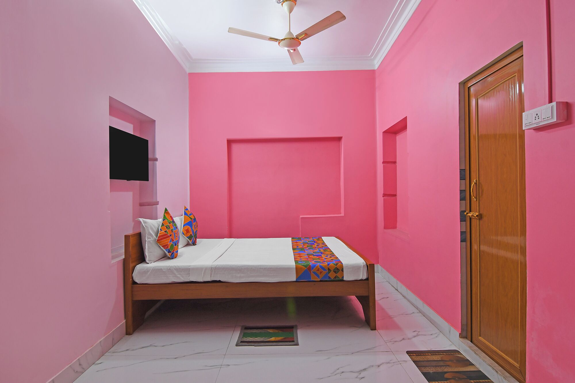 埃及棉床單、高級寢具、客房內保險箱、免費無線上網