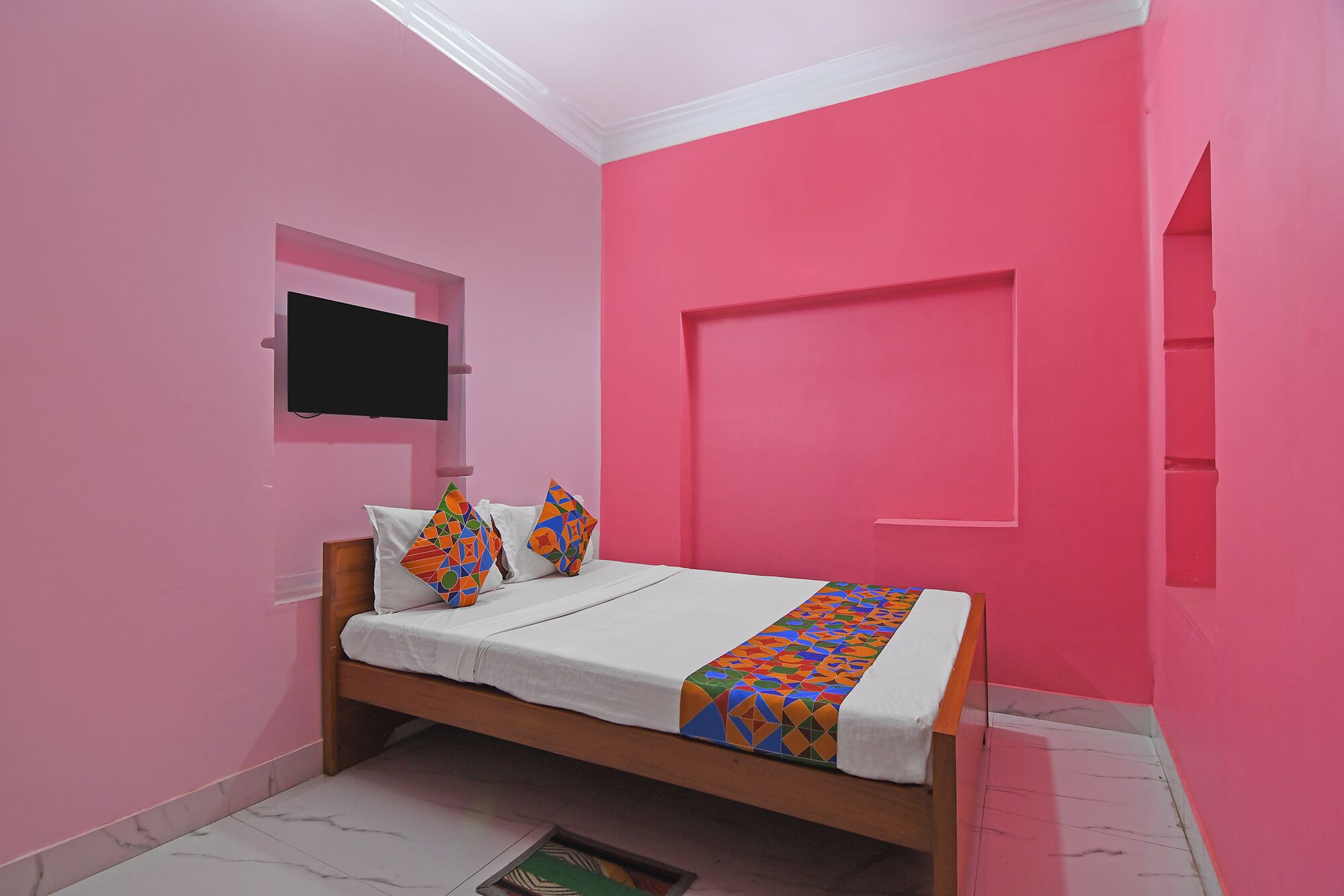 Egyptian cotton sheets, premium bedding, in-room safe, free WiFi