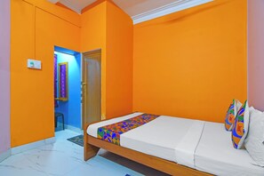 Egyptian cotton sheets, premium bedding, in-room safe, free WiFi - Fabhotel Tulip (Kolkata)