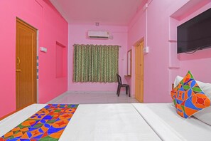 Egyptian cotton sheets, premium bedding, in-room safe, free WiFi - Fabhotel Tulip (Kolkata)