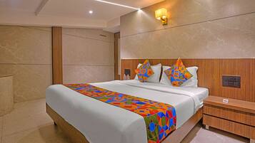 Egyptian cotton sheets, premium bedding, in-room safe, free WiFi