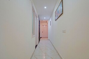 Lobby - Fabhotel Dilnoor Stay (New Delhi)