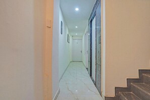 Lobby - Fabhotel Dilnoor Stay (New Delhi)