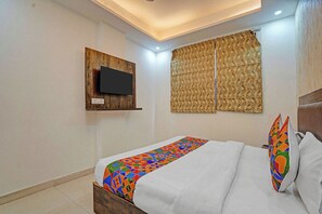 Deluxe Room - Fabhotel Dilnoor Stay (New Delhi)