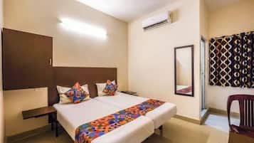 Egyptian cotton sheets, premium bedding, in-room safe, free WiFi