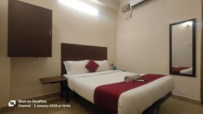 Egyptian cotton sheets, premium bedding, in-room safe, free WiFi - Fabhotel Kr (Chennai)