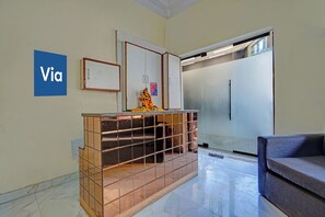 Reception - Via Crown DX (New Delhi)