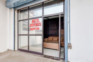 Property entrance - Fabhotel Rustic Roots (Kanpur)