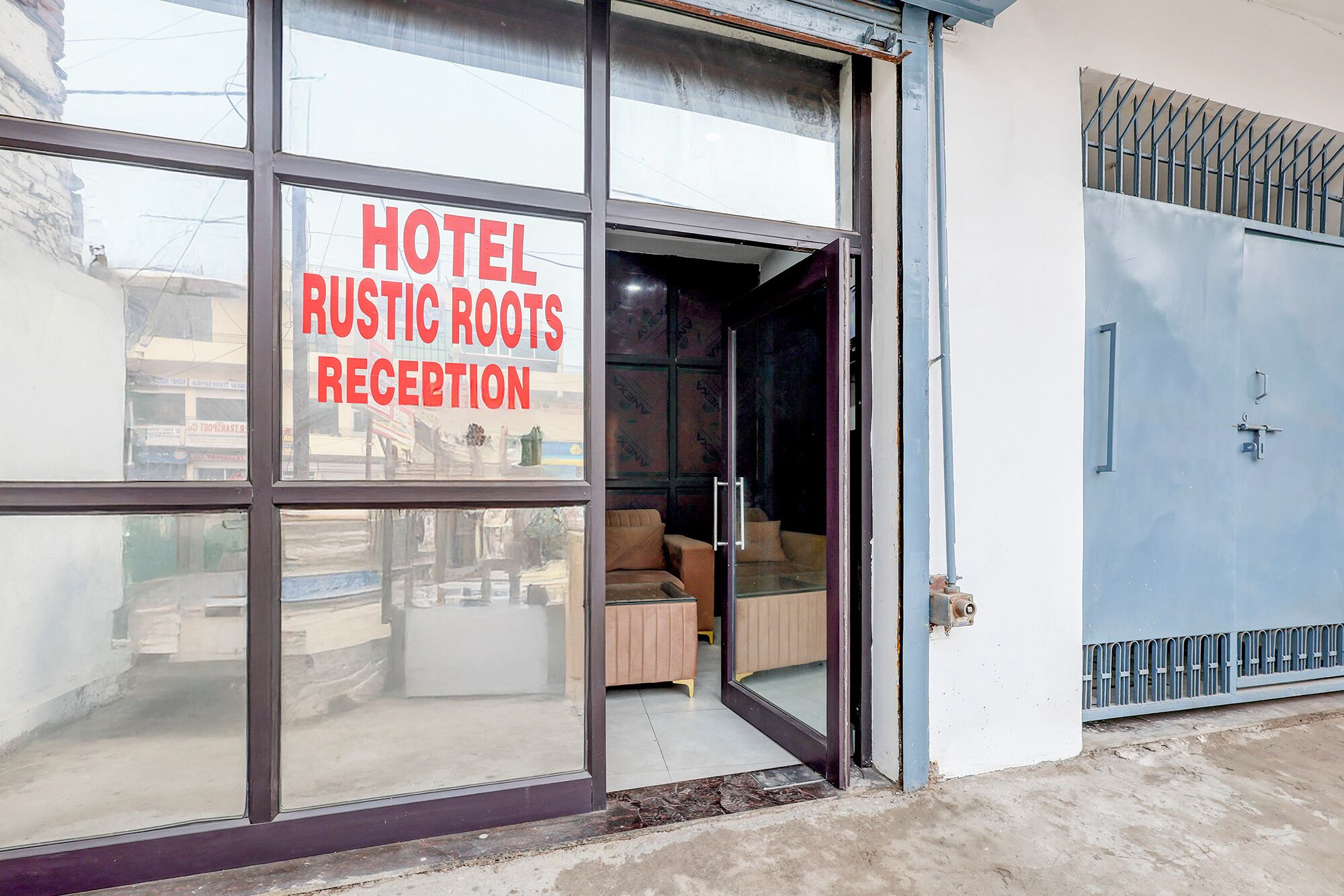 Majoituspaikan sisäänkäynti